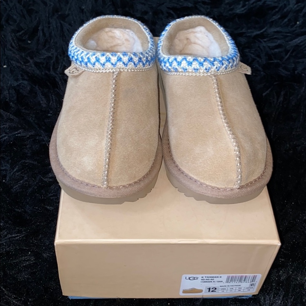 🌸Girls Authentic UGG Tasman slides. Worn once! 12